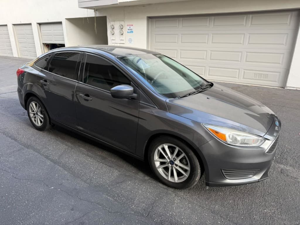 Ford Focus — photo 1